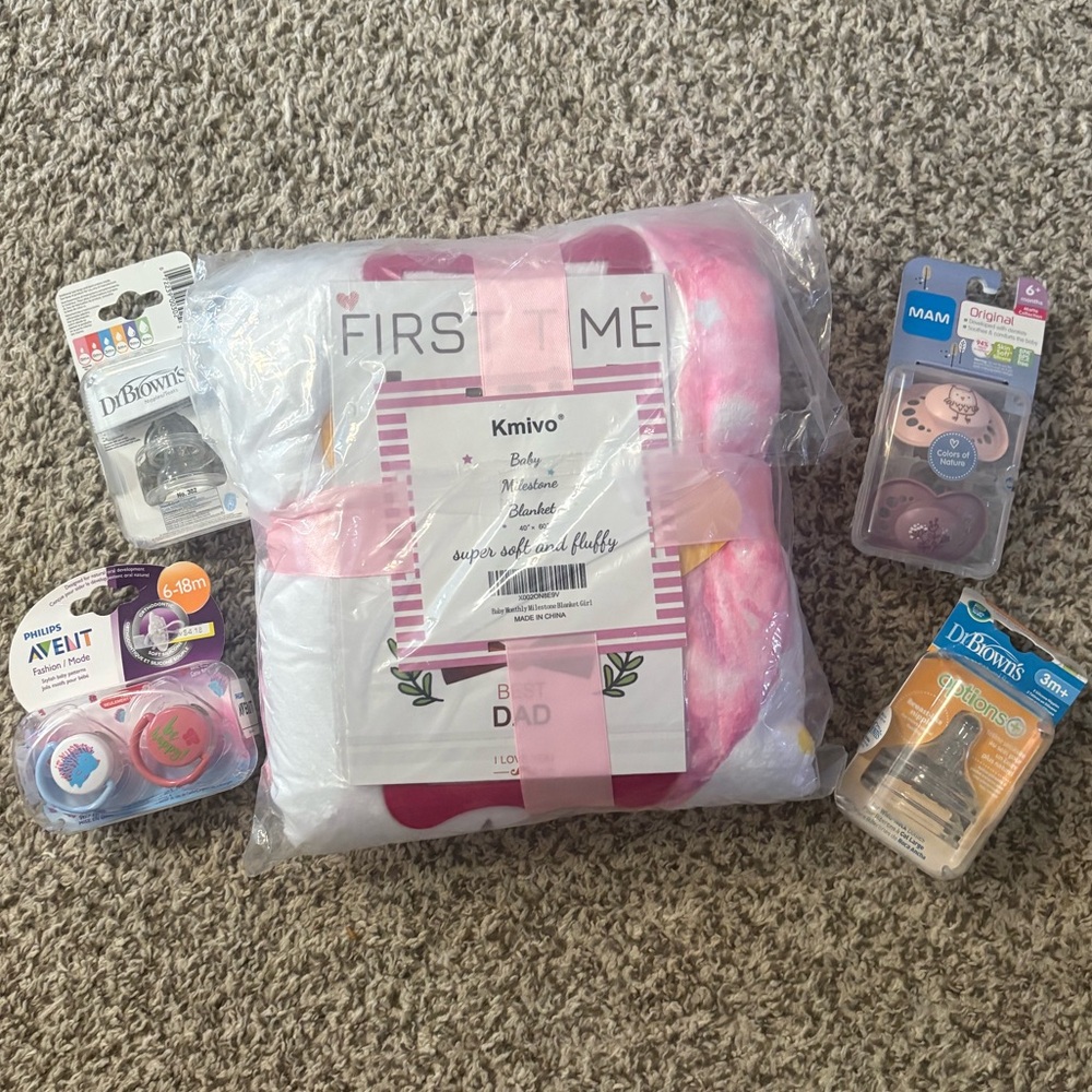 Miscellaneous baby girl items
